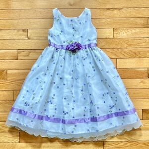 💜Beautuful purple and white dress, perfect for Easter!